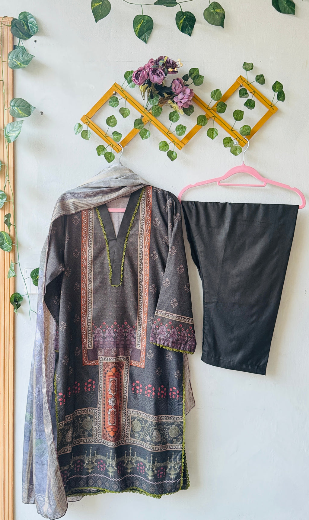 3-Piece Dhanak-Surmaye libas