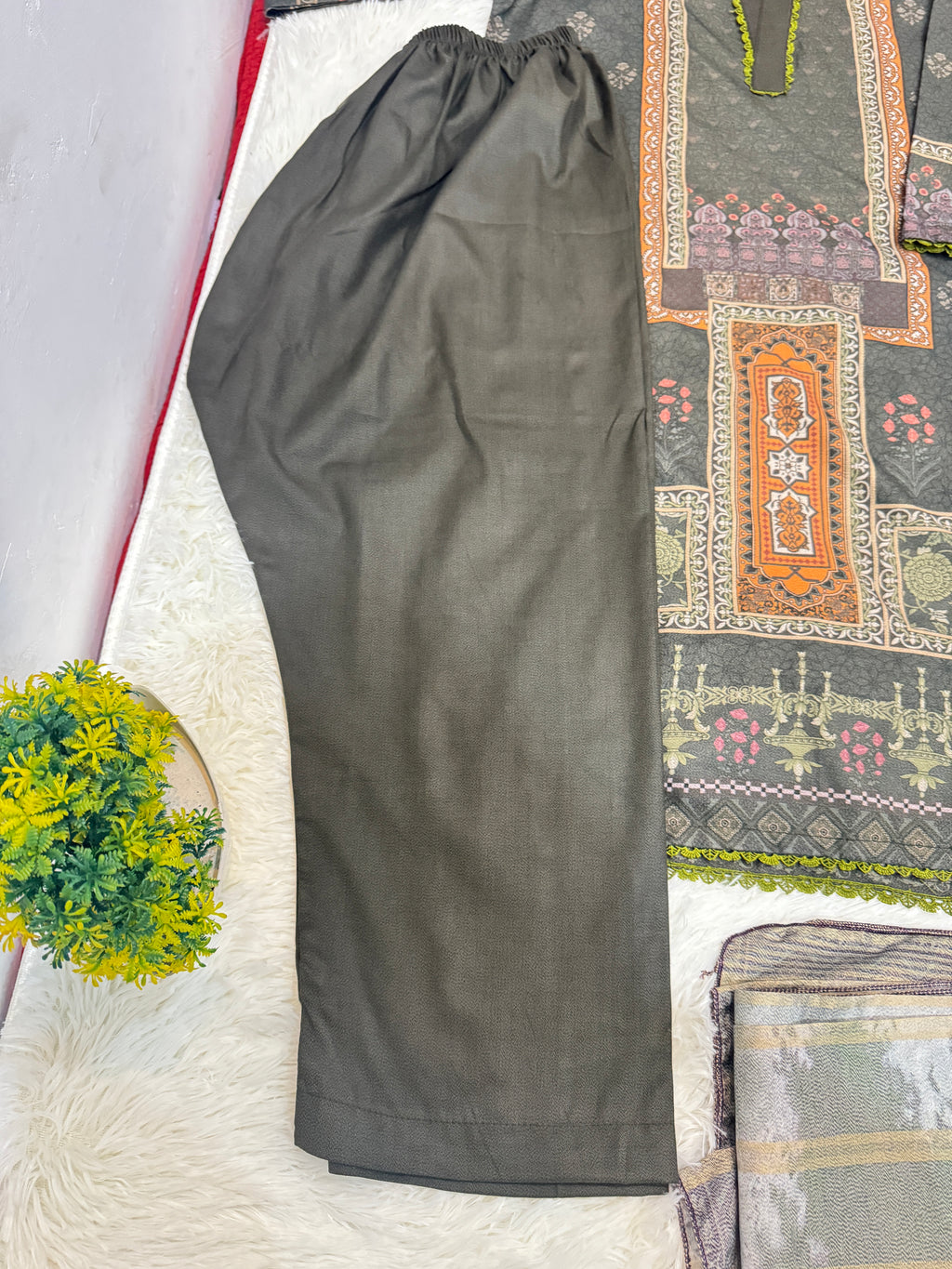 3-Piece Dhanak-Surmaye libas